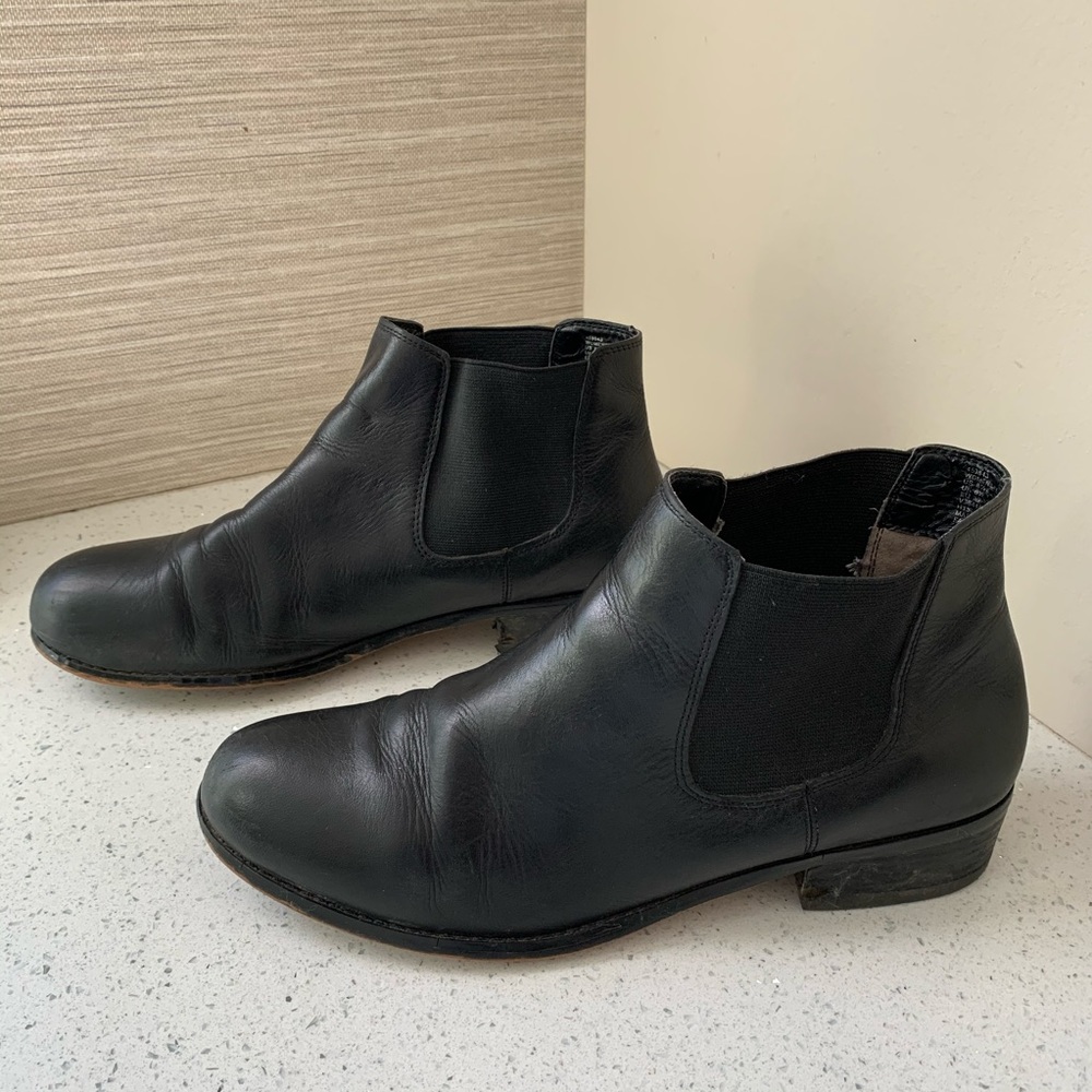 Lands’ End Black Chelsea Boot
